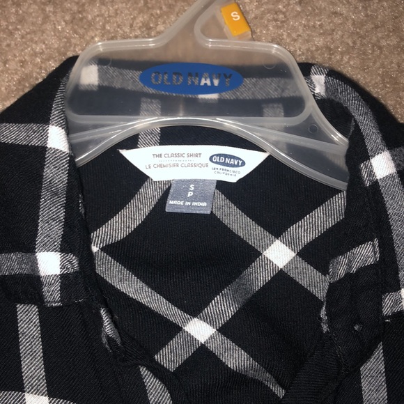 Women’s Old Navy Plaid Button Up - Picture 2 of 2
